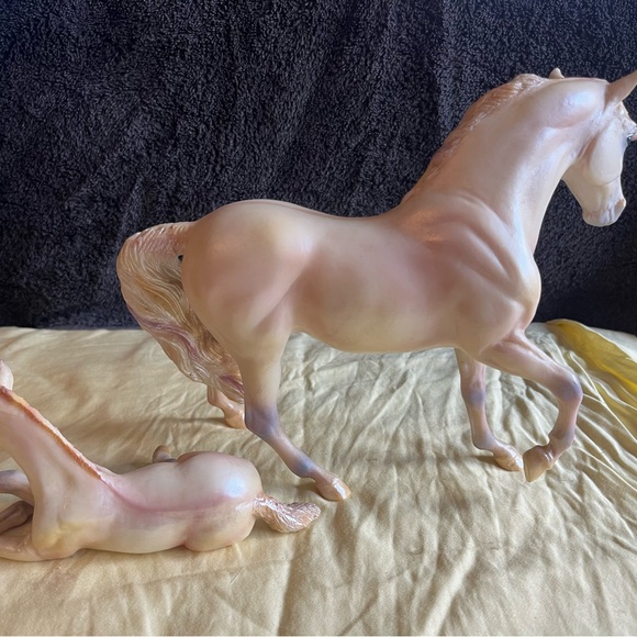 Mirabella and Foal Unicorn Breyer - Picture 4 of 4